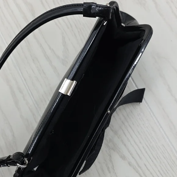 Elegant Black Women's Handbag - Picture 6 of 10